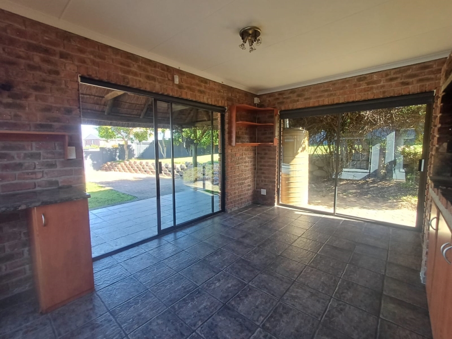 To Let 3 Bedroom Property for Rent in Dana Bay Western Cape